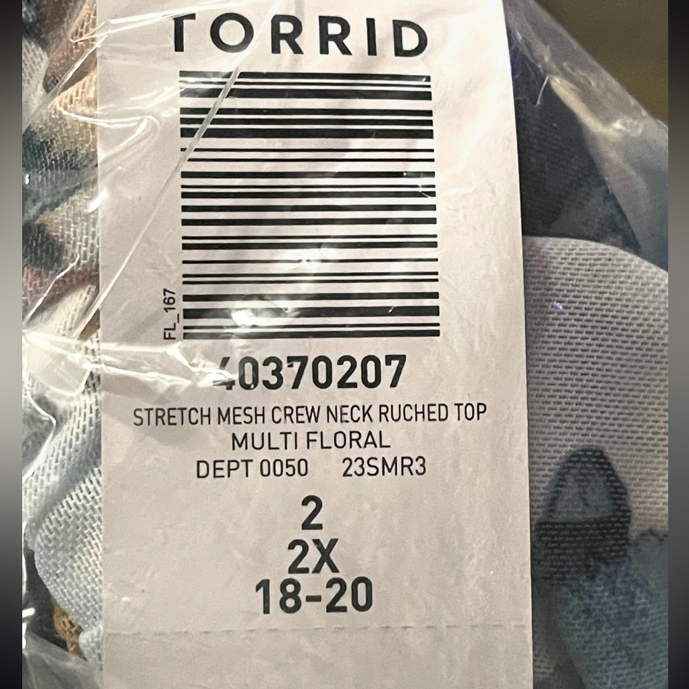 🆕🌼TORRID Floral Stretch Mesh Ruched Top🌼 - Picture 3 of 6